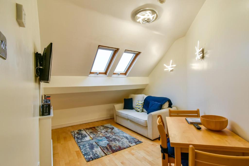 The Shambles Suites room 6